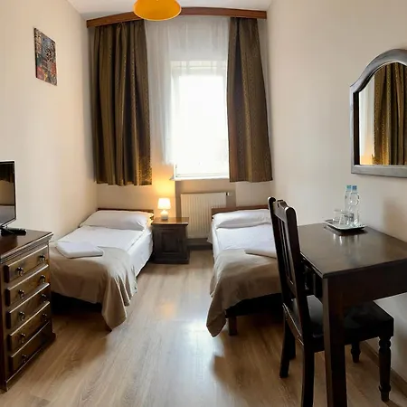 Hotelik Korona 2*